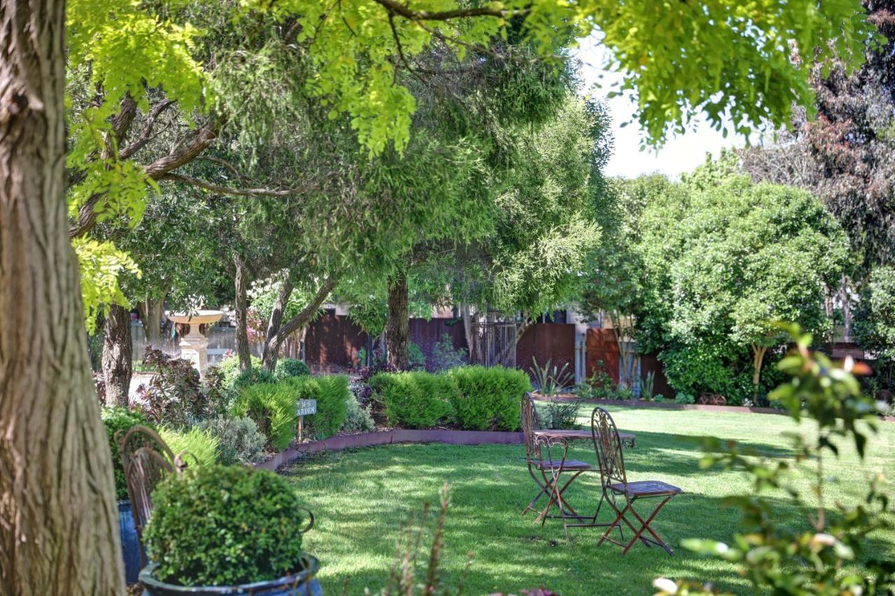 ヒールズビル Yarra Gablesモーテル エクステリア 写真